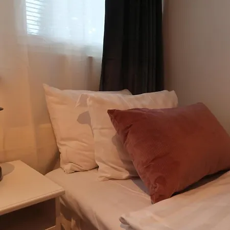 Guest house Room In Bb - Best Location In Sodermalm Stockholm, Cozy Guest Room Single Bed 10M 2 *