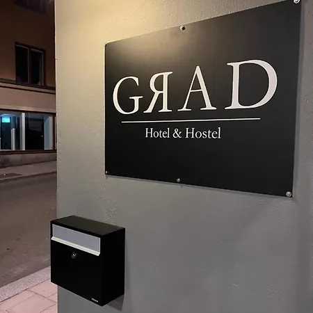 Hostel Grad And