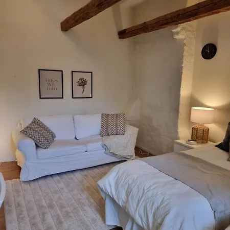 Apartment Inviting In