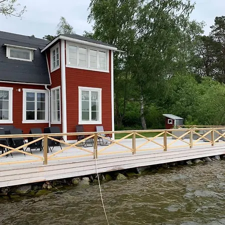 Waterfront House With Jacuzzi & Jetty In *