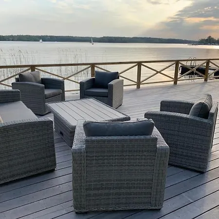 別荘 Waterfront House With Jacuzzi & Jetty In