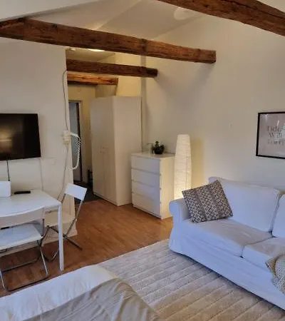 Chic-1-bedroom Loft For 3 - 914 *