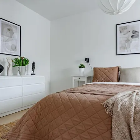 Urban Oasis On Sodermalm, Sleeps Six *