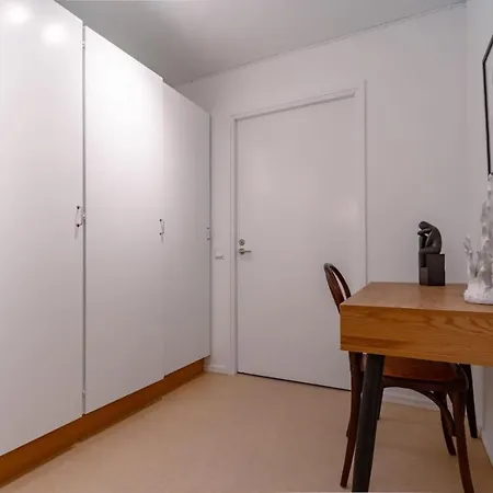 Urban Oasis On Sodermalm, Sleeps Six Apartment