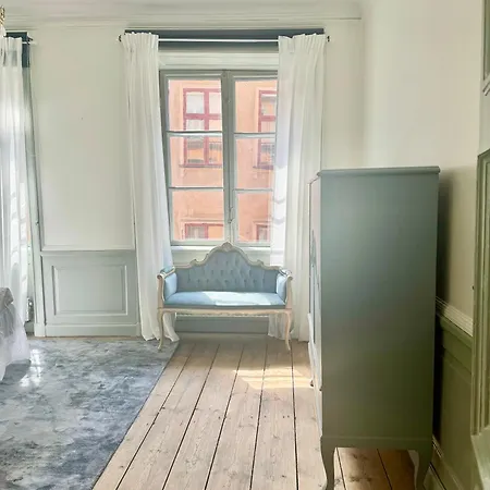 Historisk Laegenhet I Gamla Stan Stockholm