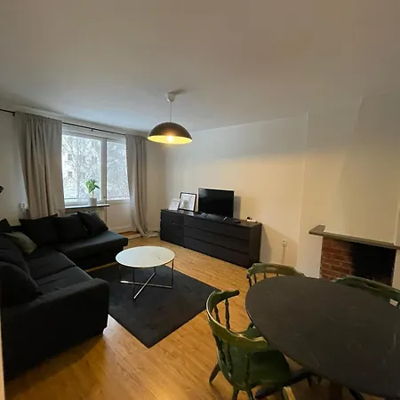 Flatin Erbjuder Laegenheter I Soedra * Stockholm