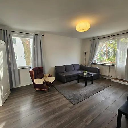 Flatin Erbjuder Laegenheter I Soedra * Stockholm