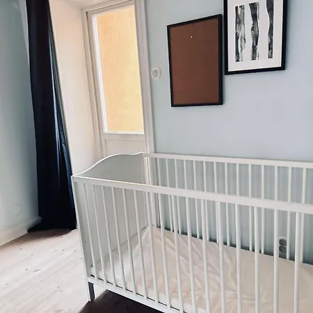 Apartment Spacious Flat For Large Group