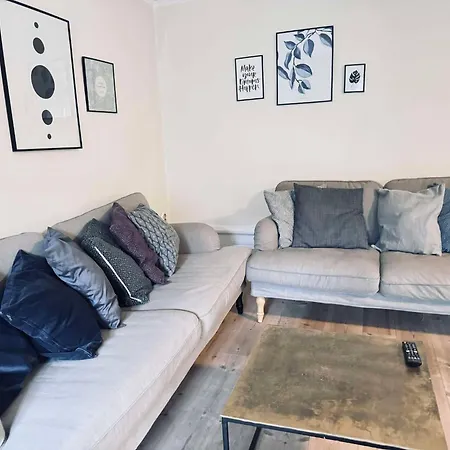 Apartment Spacious Flat For Large Group Stockholm