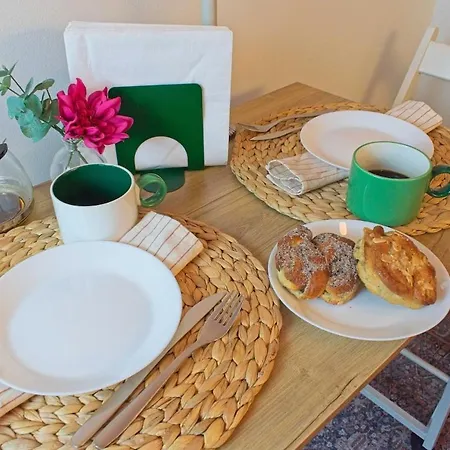 Like A Local Apartment *