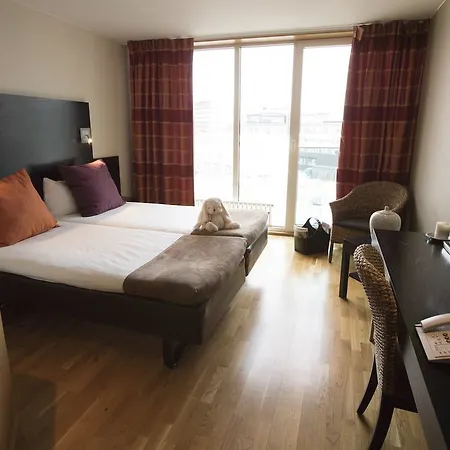 מלון Western Business Park 3*