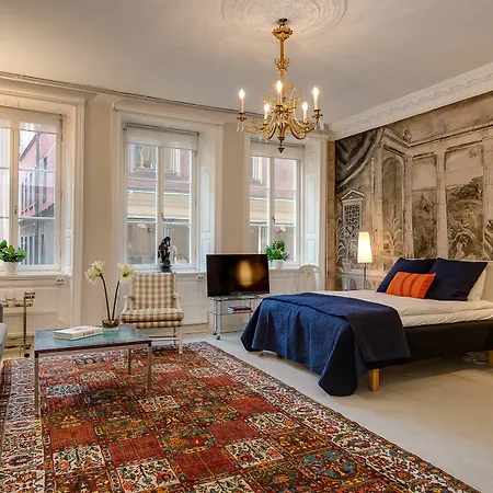 Lady Hamilton Aparthotel