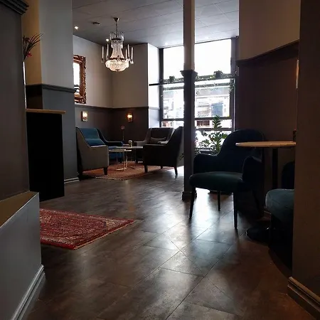 Queen's By First 3* Stockholm