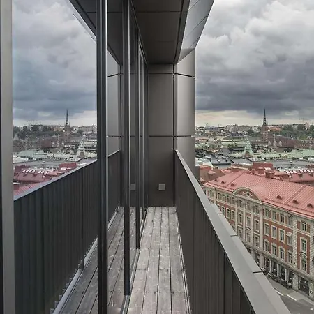 Hotel At Six