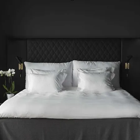 Hotel At Six 5*