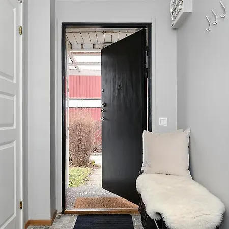 Entire Modern In Kista - Suitable For Four Persons *