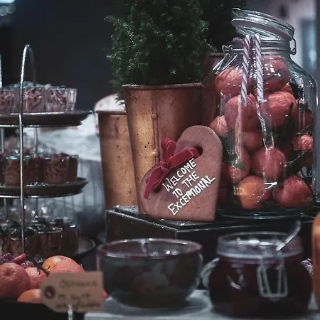 Radisson Collection, Hotel, Szálloda 5*