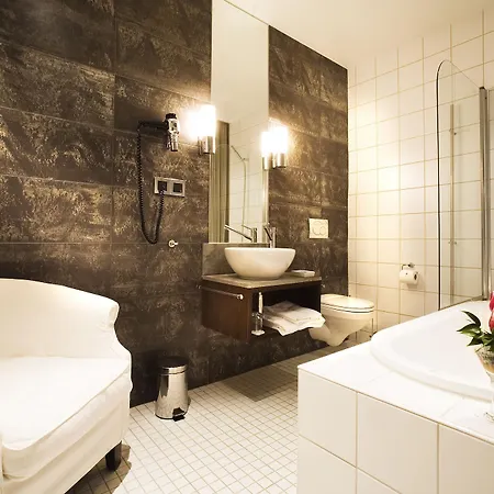 Ulfsunda Slott Hotel 4*