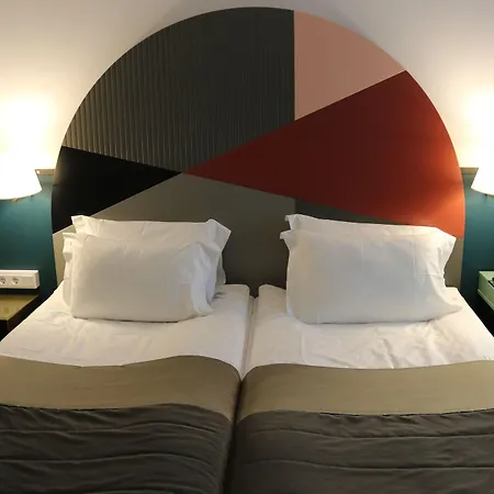 Elite Carolina Tower 4* Solna