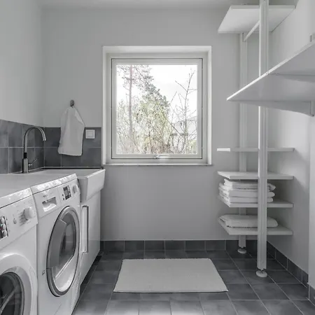 Elegant With Stunning Sea View And Garden Lejlighed Stockholm