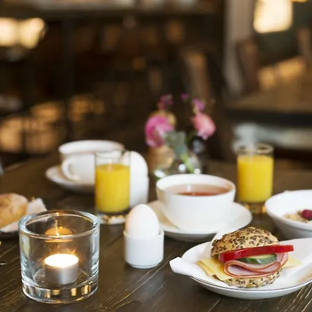 Elite Adlon 4*