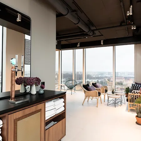 Elite Carolina Tower 4* Solna