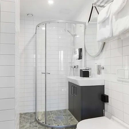 Sure By Western Bromma 3*
