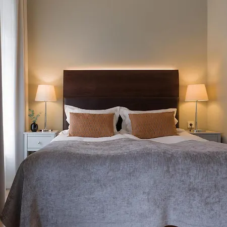 Elite Adlon Hotel 4*