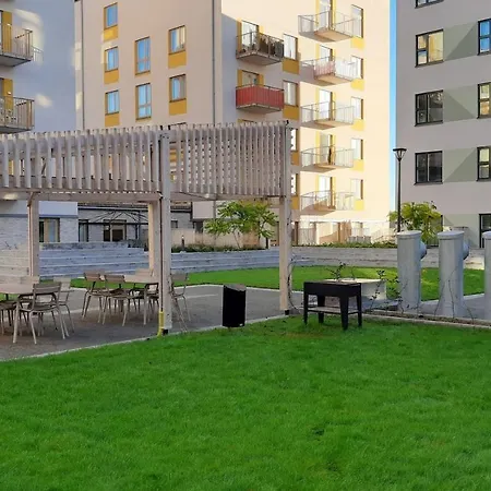 Lovely, Amazing, Modern +balcony +patio *