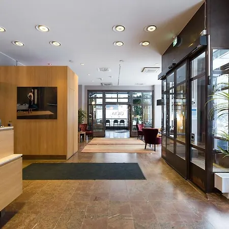Elite Adlon