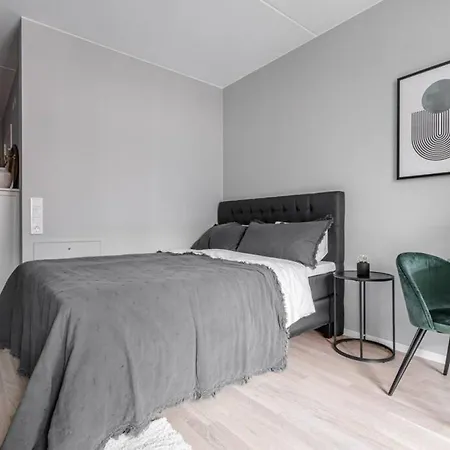 Beautiful And Cozy In A New Building Apartamento Estocolmo