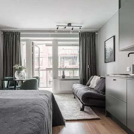 Beautiful And Cozy In A New Building Estocolmo