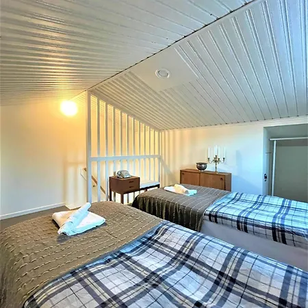 Entire Modern In Kista - Suitable For Four Persons *