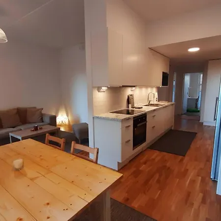Apartment Lovely, Amazing, Modern +balcony +patio *