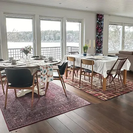 Villa The Luxurious Lakeview Near *