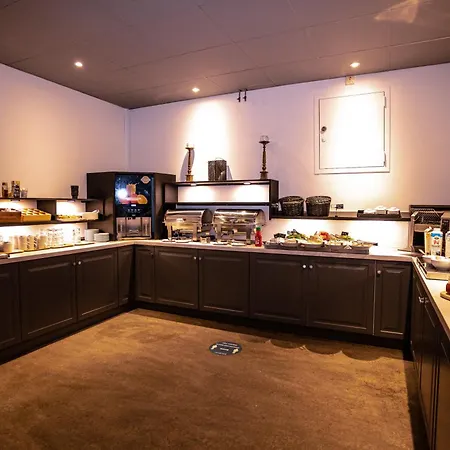 Queen's By First 3* Stockholm