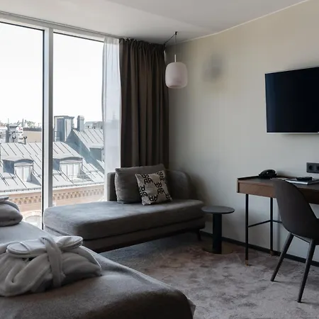 Clarion Amaranten