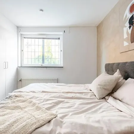 100 Sqm In Stockholms Finest Area - Oestermalm