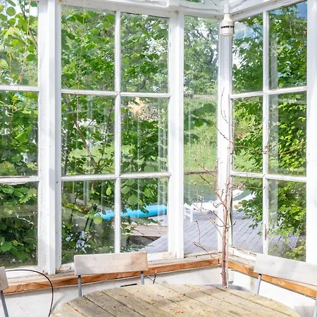 Peaceful, Picturesque & Forest Retreat Stockholm