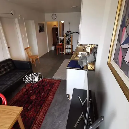 In Central Apartement With Sea View
