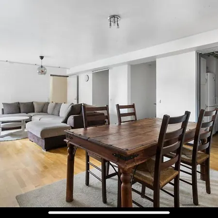Apartment 2 Bedrooms 1 Bathroom Kitchen *