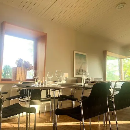 Mysigt Sommarhus Med Havsutsikt Och Bastu * Стокгольм