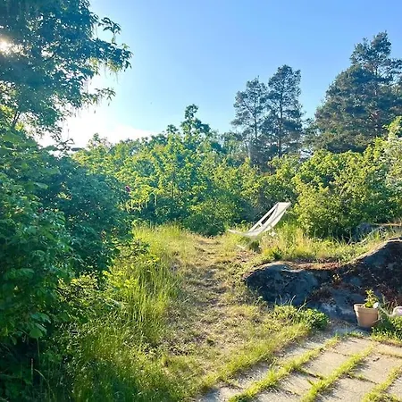 Mysigt Sommarhus Med Havsutsikt Och Bastu