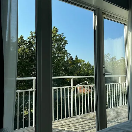 Newly Built Waterfront House With Two Cats Villa *
