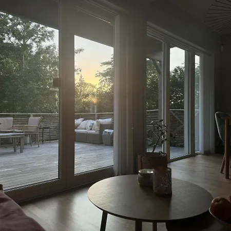 Villa Newly Built Waterfront House With Two Cats