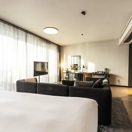 Hotel At Six 5*