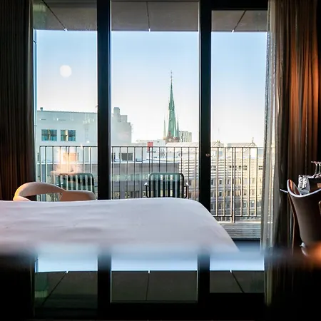 Hotel At Six 5*