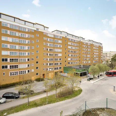 Elite - * Stockholm