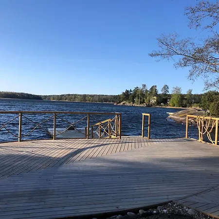 A Wonderful House In The Lake. Vila