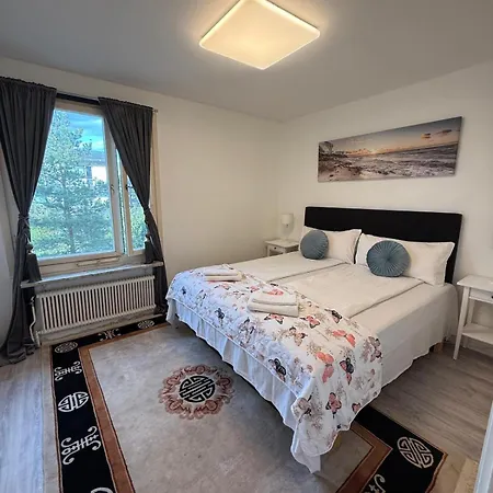 Apartment Spacious Near The Subway Stockholm